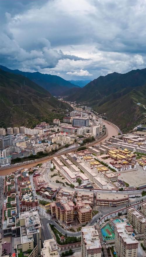 【高原屏障下的零感染愿景：昌都地理优势与防疫坚守】