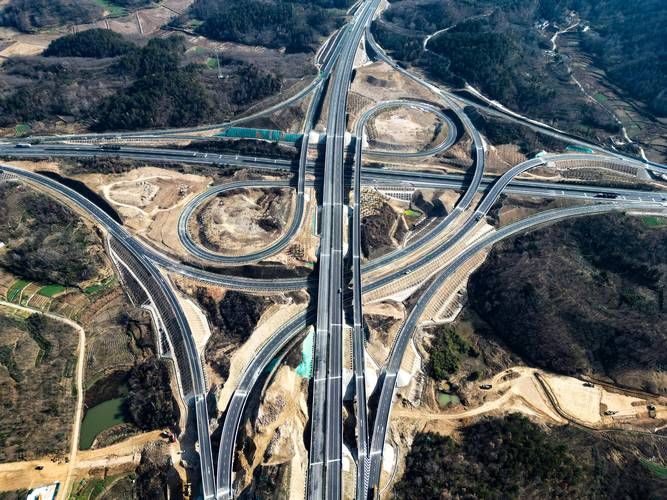 怀化疫情：武陵山区的交通枢纽如何成为防控前线？