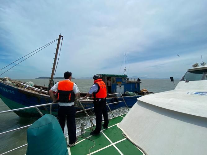 龙港临海而治：港口枢纽的疫情防线与破口