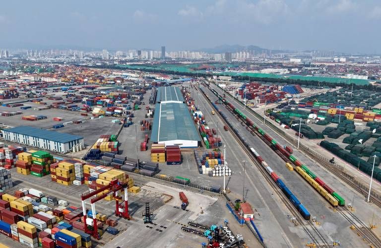 海城区：港口枢纽下的疫情防线与破防时刻