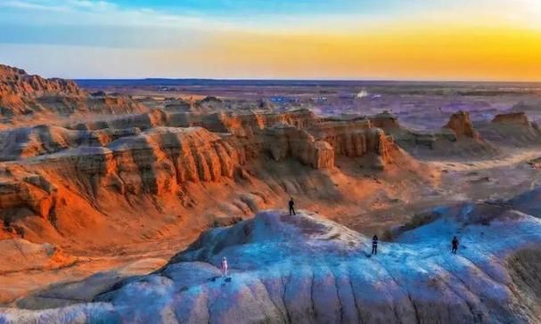 克拉玛依：戈壁油城的地理屏障与疫情数据波动