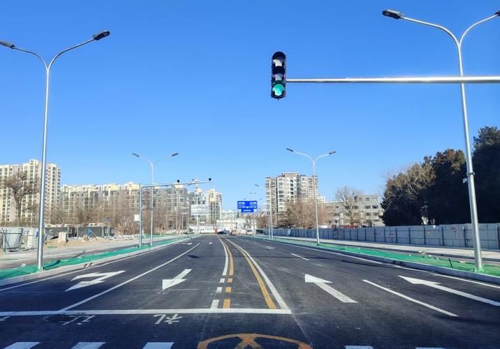 丰台区：交通枢纽下的疫情破防与围堵