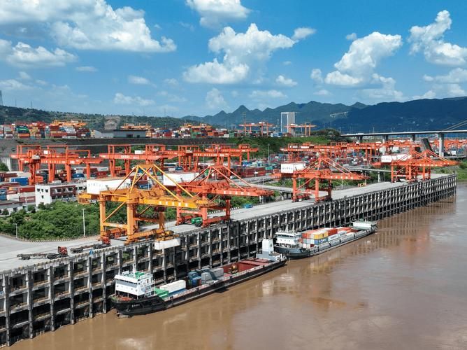 江津：长江码头与山城屏障下的疫情攻防