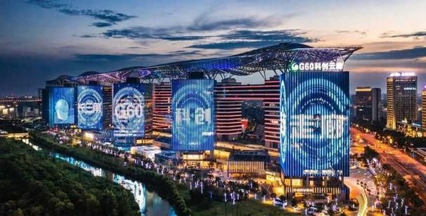 昆山:长三角工业走廊的疫情防波堤