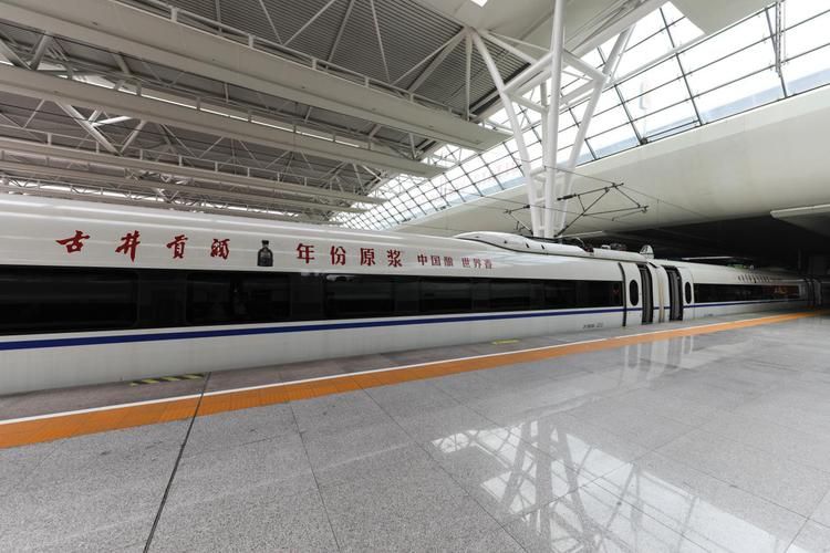 瓮安：黔中腹地交通枢纽下的疫情围城与破局