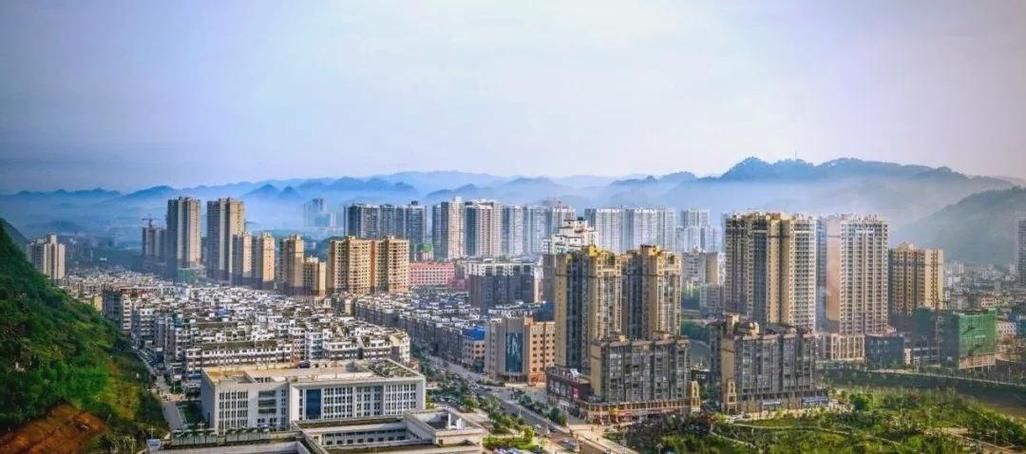 瓮安：黔中腹地交通节点下的疫情破防与应对