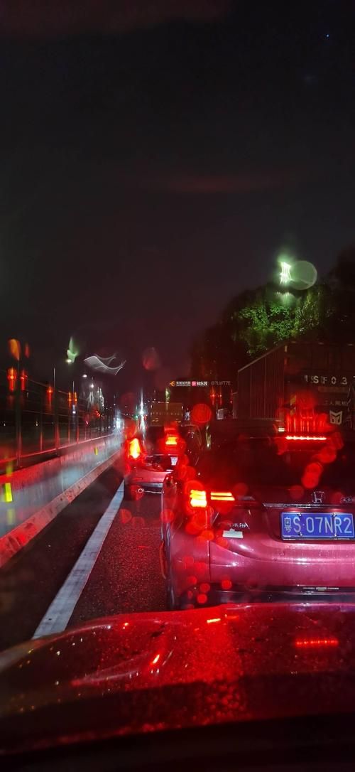 大石桥：交通枢纽下的疫情破防与围堵