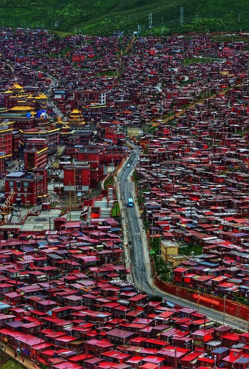 色达:高原佛国净土,零感染背后的地理屏障