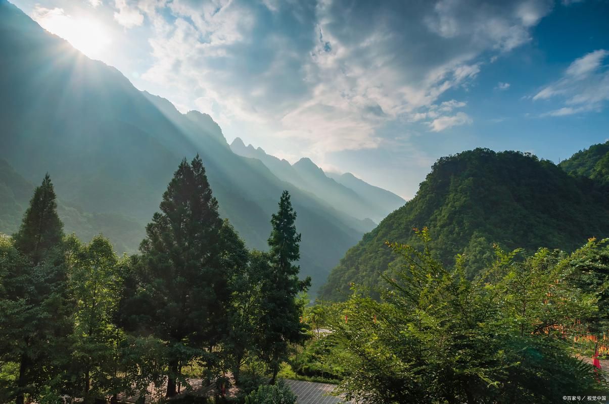 神农架：华中屋脊的零感染屏障与病毒溯源地理猜想