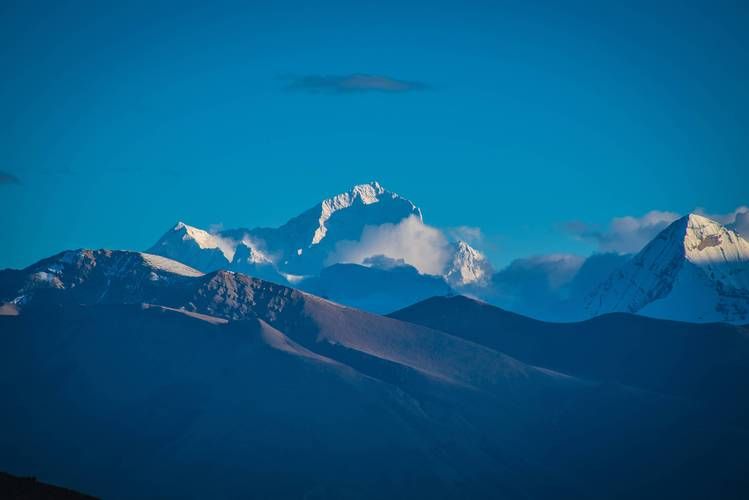 高原绿洲的静默坚守：且末县零感染背后的地理屏障与防控逻辑