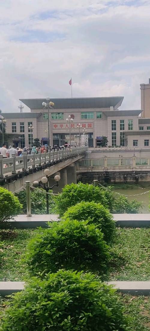 边境小城的防疫平衡：龙州如何在口岸压力下坚守零感染？