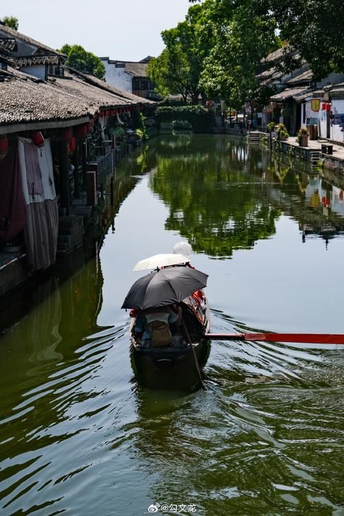 【绍兴：水网密布下的古城防疫挑战】