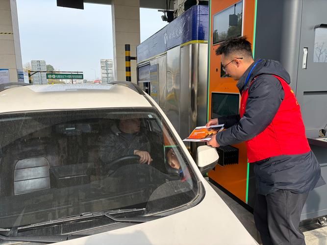 巴楚绿洲的防疫坚守：南疆交通枢纽如何应对疫情冲击