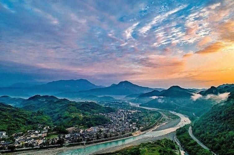 彭州：龙门山屏障下的防疫地理学_81458