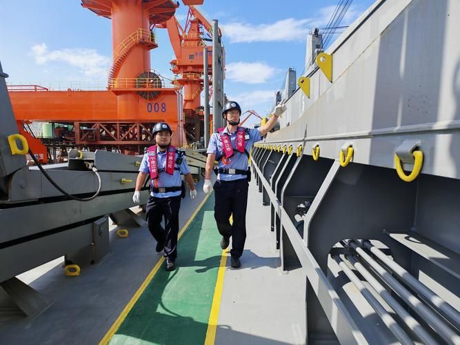 高港江畔的静默防线:港口枢纽如何守住零感染阵地?