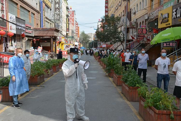 乌鲁木齐疫情：内陆枢纽城市的防控挑战