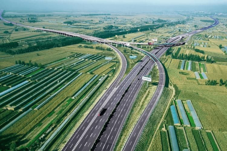 赤峰市:草原交通枢纽下的疫情破防与围堵