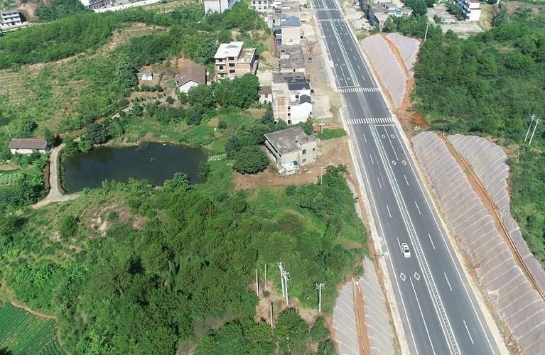 【上饶县突发疫情：信江流域交通枢纽的防控挑战_70499】