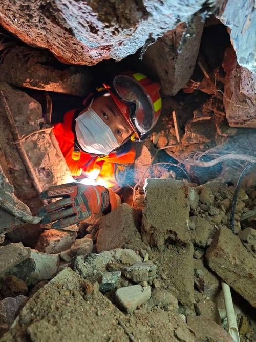 高原河谷的防疫坚守：汶川地理屏障下的防控实践