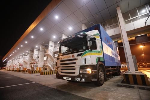 辽宁疫情：沿海工业走廊的防控压力与社区传播风险