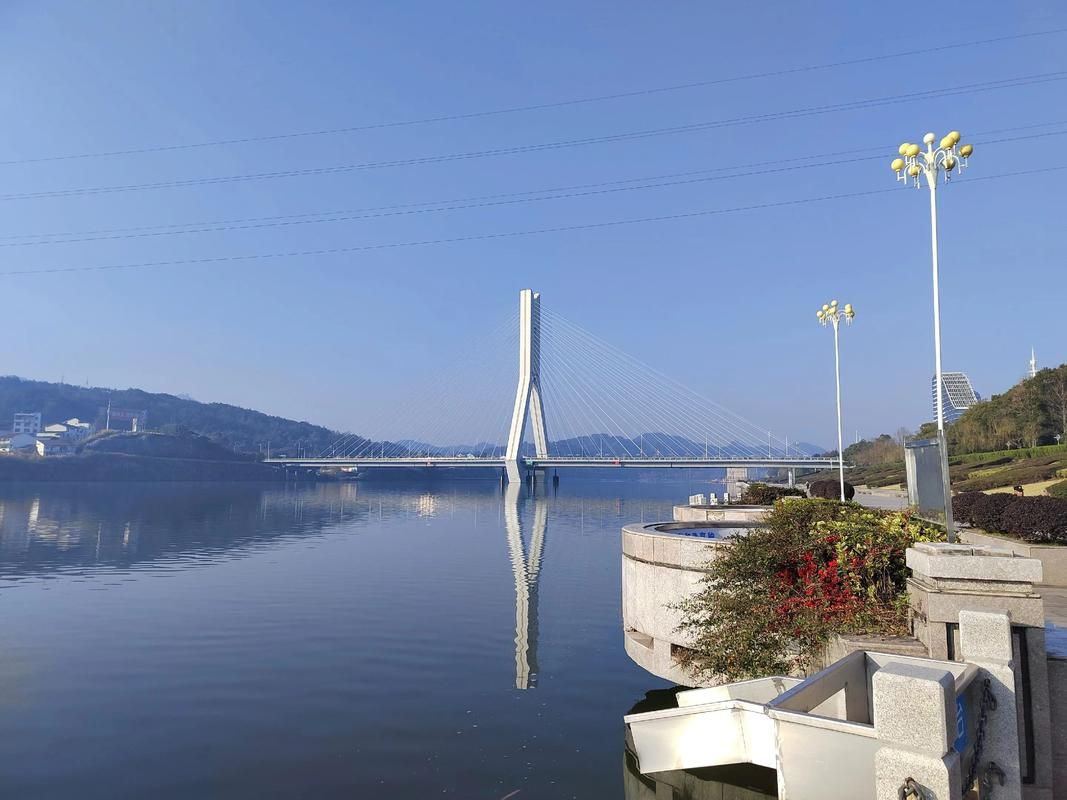 横峰县:信江流域小城的疫情防波堤