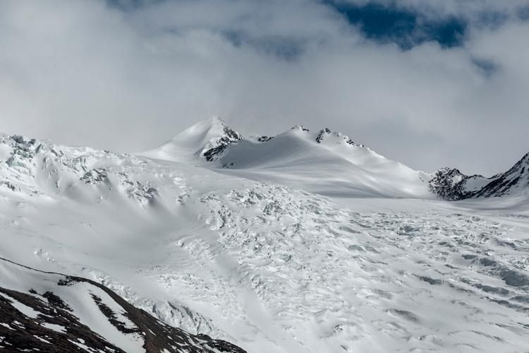 高原屏障下的零感染坚守：八宿县防疫地理优势解析_69791