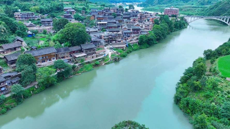 丹寨：黔东南山峦屏障下的零感染坚守