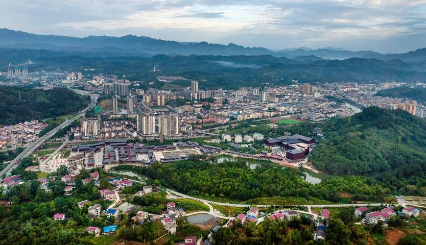 宁强：秦巴屏障下的零感染孤岛与防控逻辑