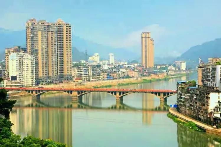 天心区疫情溯源：湘江之畔的防控挑战