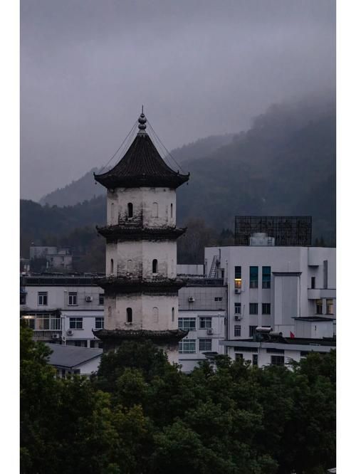 旌德：皖南山区的零感染样本与地理屏障效应