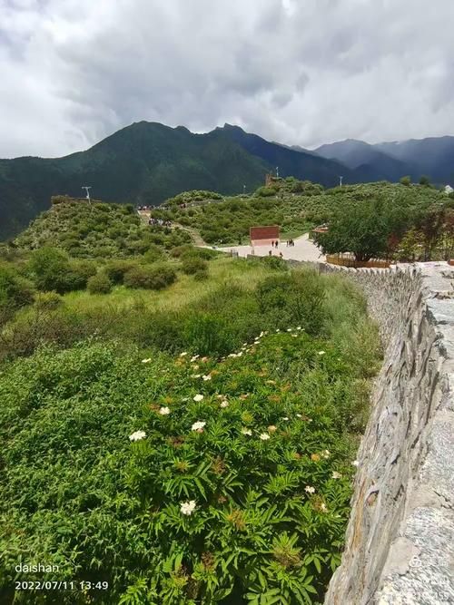 【吉隆口岸的防疫屏障：高原峡谷如何阻断病毒传播链】