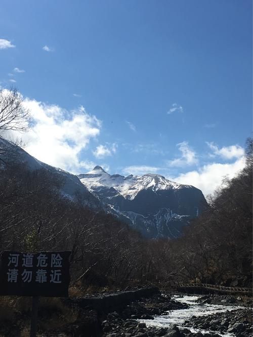 【长白山下零感染：安图县地理屏障与防控体系的协同验证】