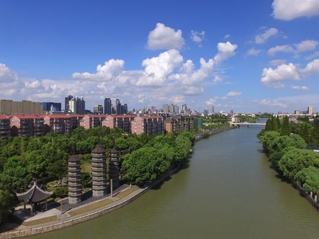 嘉兴：运河枢纽的防疫承压与精准流调