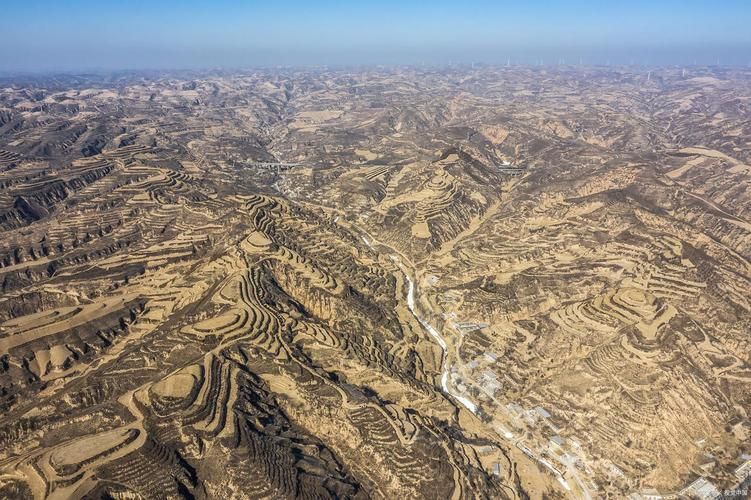 子长：黄土沟壑间的防疫孤岛与社区韧性