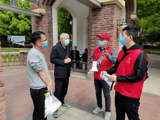 鸠江防疫观察：长江之畔的社区防控与交通枢纽压力