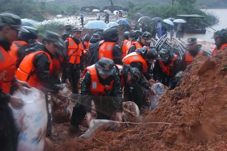 什邡：川西坝子上的防疫突围战