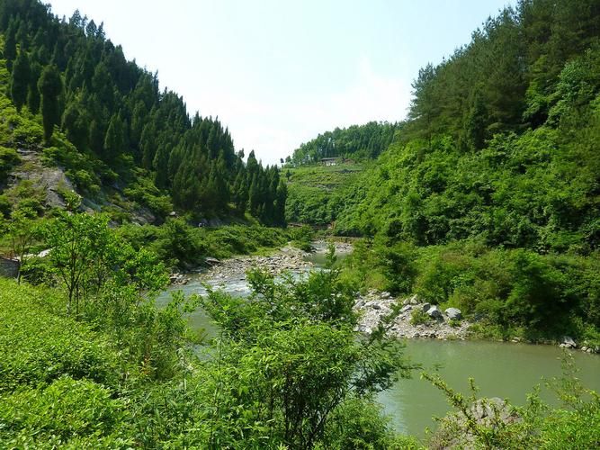 安康：秦巴屏障下的疫情孤岛与防控逻辑