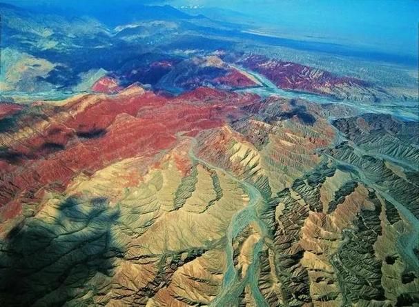 高原屏障下的零感染坚守：曲麻莱县防疫地理学解析