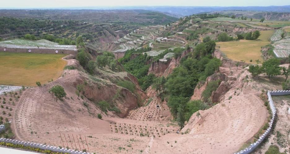平凉市辖区：黄土高原沟壑地形下的疫情阻隔与社区防控