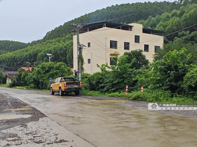 鹿寨县：喀斯特峰林屏障下的零感染坚守