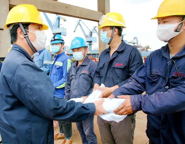 黄埔观察：港口枢纽的疫情压力测试