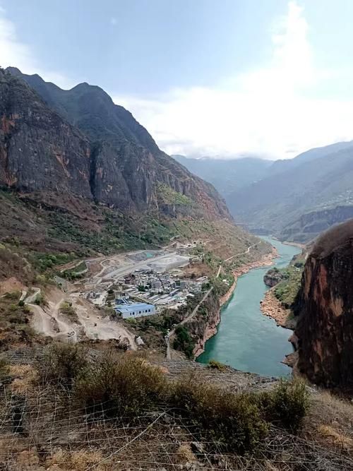 布拖：大凉山腹地的零感染坚守与地理屏障