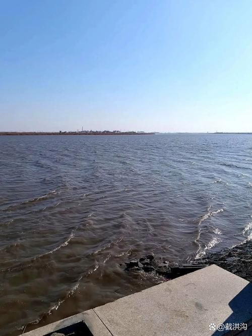 【吐鲁番盆地：高热气候下的疫情防波堤】