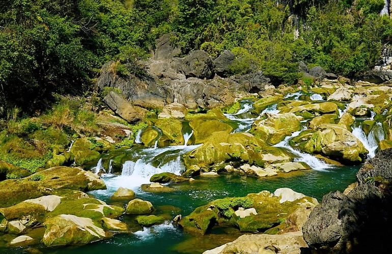 安顺：喀斯特地貌下的疫情防线与破防时刻