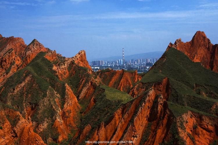大足石刻下的静默：一座文旅名城的疫情防波堤