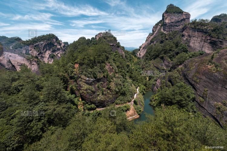 连城冠豸山下的防疫博弈：低海拔山区的防控压力测试