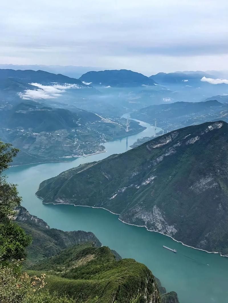 奉节：三峡门户的疫情防线与地理屏障