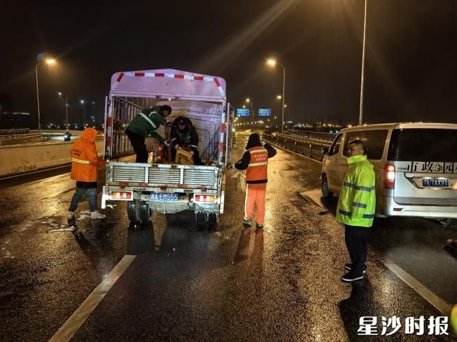 长沙城区疫情：湘江两岸的防控拉锯战