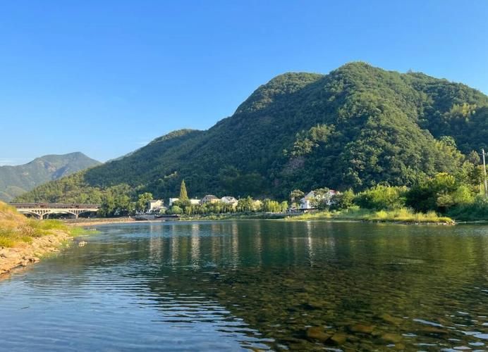 富阳疫情观察：山水屏障下的防控挑战与应对_11680