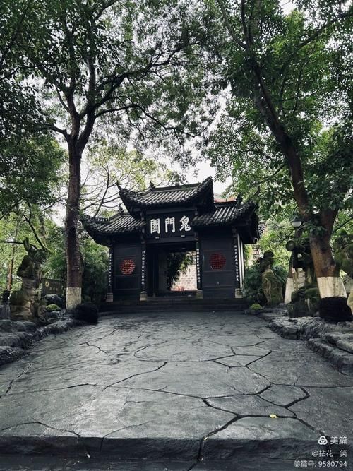 鬼城防疫样本：丰都的江峡屏障与社区清零战